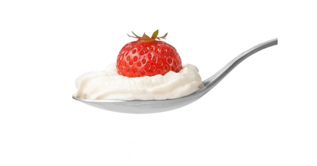 Understanding Whipping Cream from Turkey: A Comprehensive Guide 4 Whipping cream with Strawberry